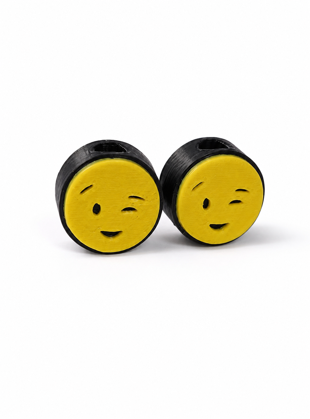Pack 2 Charms para Cordones de Poleron Diseno Emoji Guiño Impresion 3D PLA S3DChile